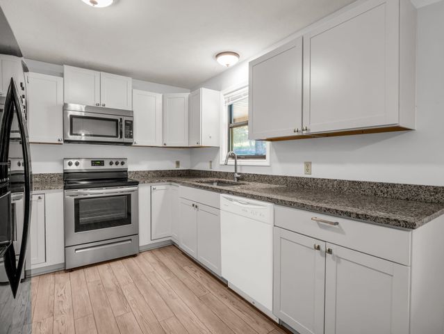 26 Canter Court, Hendersonville, NC 28742