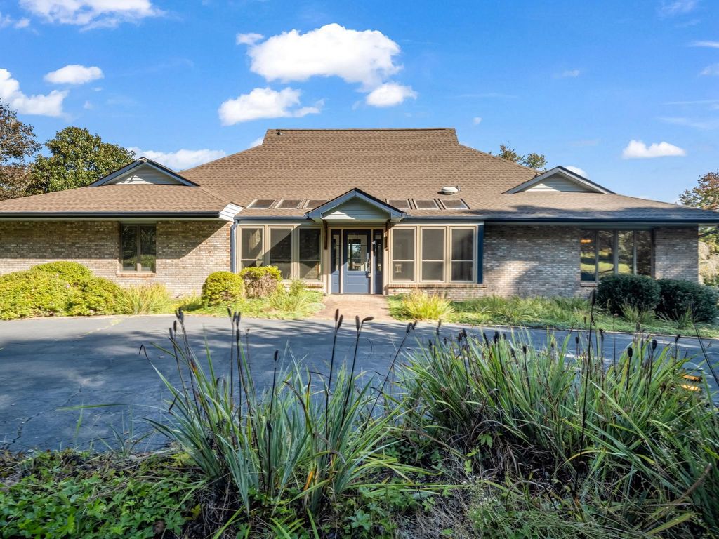 26 Canter Court, Hendersonville, NC 28742