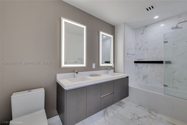 851 NE 1st Ave 3402, Miami, FL 33132