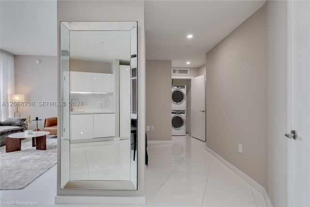 851 NE 1st Ave 3402, Miami, FL 33132