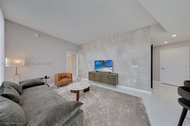 851 NE 1st Ave 3402, Miami, FL 33132