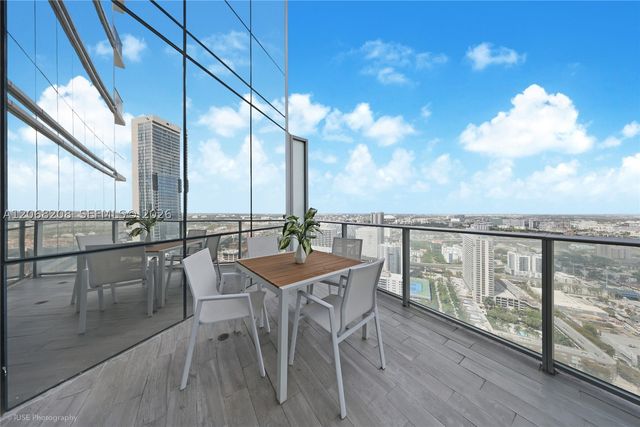 851 NE 1st Ave 3402, Miami, FL 33132