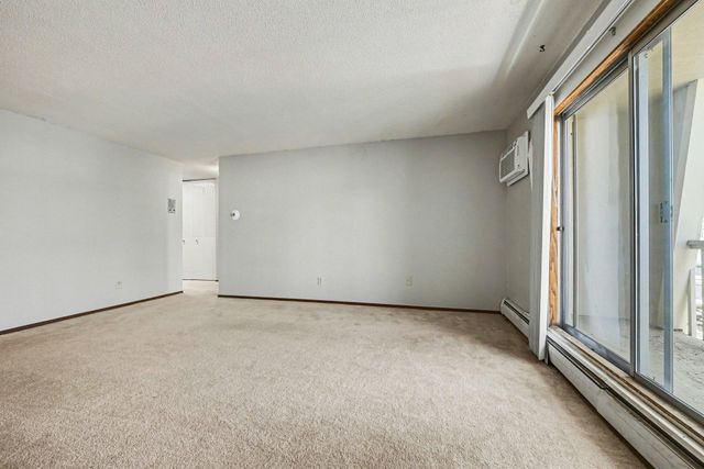 7414 W 22nd Street 312, Saint Louis Park, MN 55426