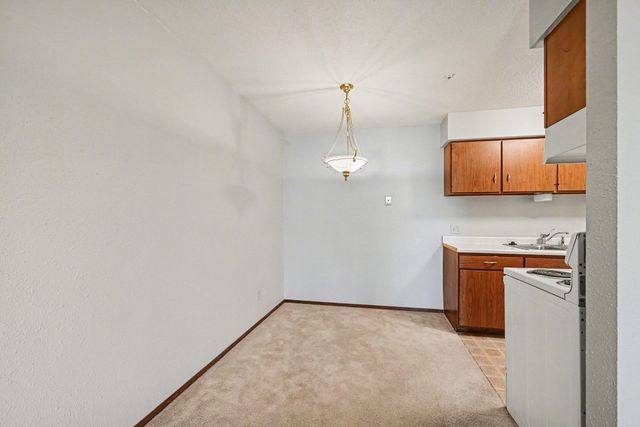 7414 W 22nd Street 312, Saint Louis Park, MN 55426
