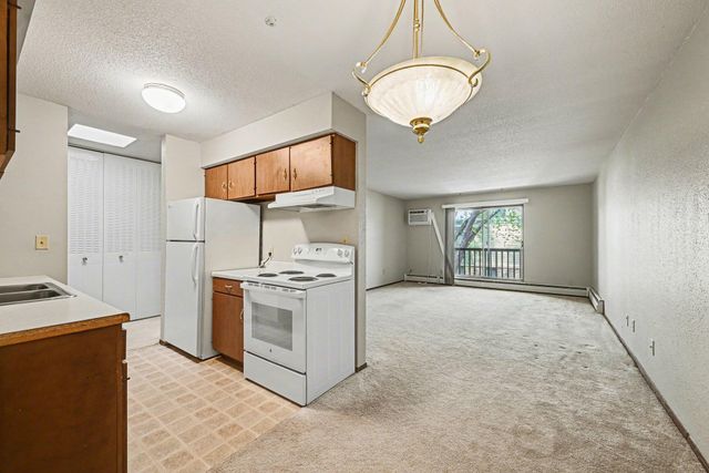 7414 W 22nd Street 312, Saint Louis Park, MN 55426