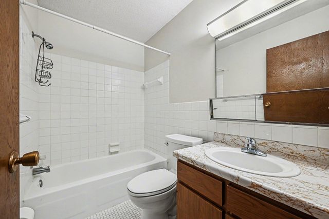 7414 W 22nd Street 312, Saint Louis Park, MN 55426