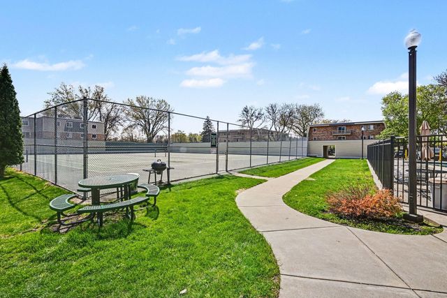 7414 W 22nd Street 312, Saint Louis Park, MN 55426