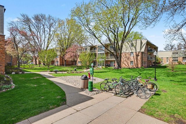 7414 W 22nd Street 312, Saint Louis Park, MN 55426