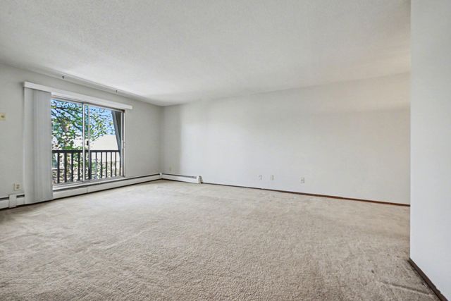 7414 W 22nd Street 312, Saint Louis Park, MN 55426