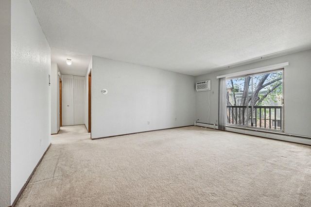 7414 W 22nd Street 312, Saint Louis Park, MN 55426