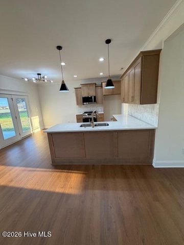 104 Sunny Acres Ln, Clinton, NC 28328