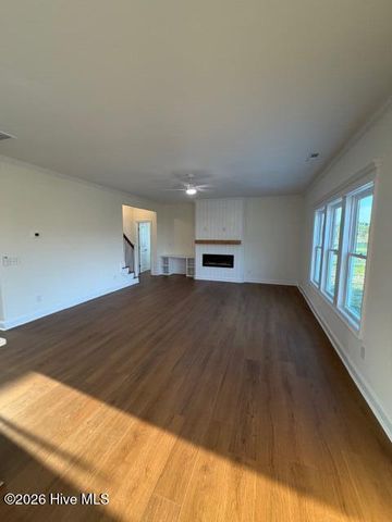 104 Sunny Acres Ln, Clinton, NC 28328