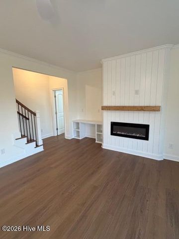 104 Sunny Acres Ln, Clinton, NC 28328