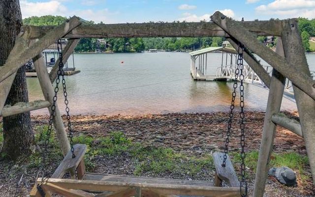 561 Long View Drive, Hiawassee, GA 30546
