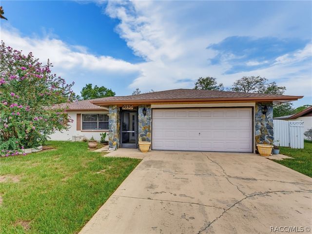 9210 N Fontana Way, Citrus Springs, FL 34434