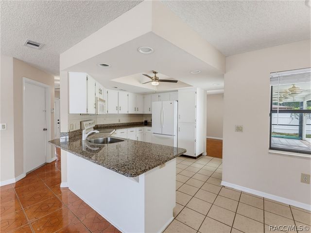 9210 N Fontana Way, Citrus Springs, FL 34434
