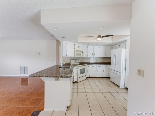 9210 N Fontana Way, Citrus Springs, FL 34434