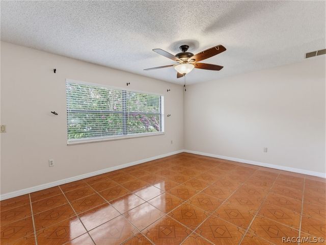 9210 N Fontana Way, Citrus Springs, FL 34434