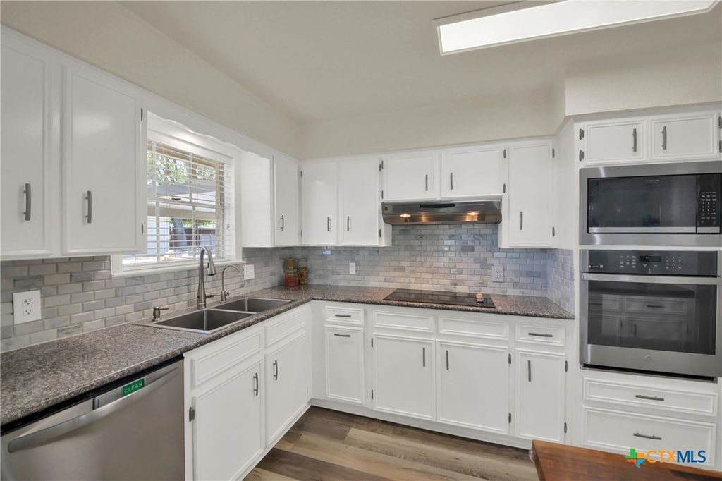 Image 14 of property listing at 550 C Bud Stockton Loop, Jarrell, TX 76537
