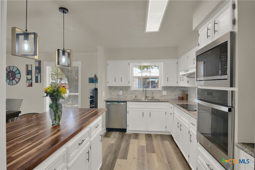 Image 18 of property listing at 550 C Bud Stockton Loop, Jarrell, TX 76537
