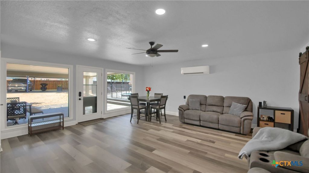 Image 22 of property listing at 550 C Bud Stockton Loop, Jarrell, TX 76537