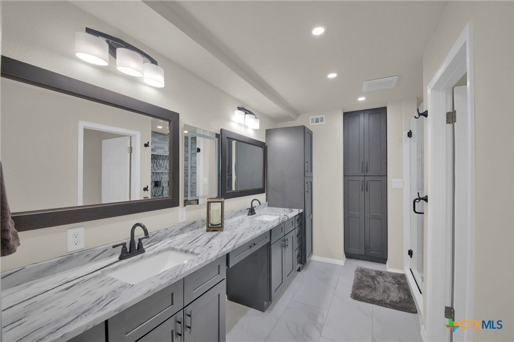 Image 28 of property listing at 550 C Bud Stockton Loop, Jarrell, TX 76537