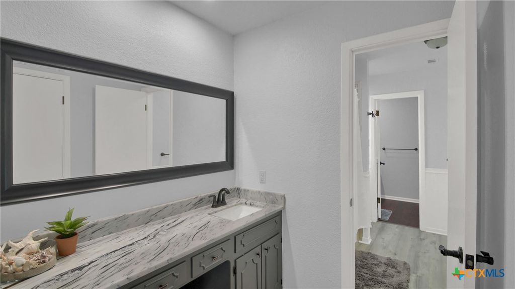 Image 32 of property listing at 550 C Bud Stockton Loop, Jarrell, TX 76537