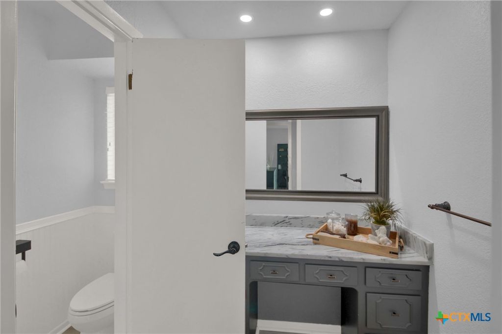 Image 33 of property listing at 550 C Bud Stockton Loop, Jarrell, TX 76537