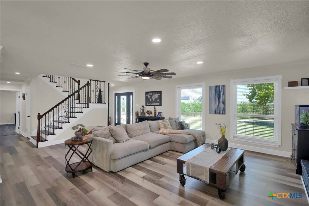 Image 6 of property listing at 550 C Bud Stockton Loop, Jarrell, TX 76537