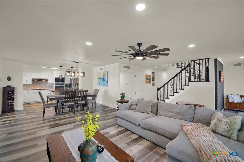 Image 7 of property listing at 550 C Bud Stockton Loop, Jarrell, TX 76537