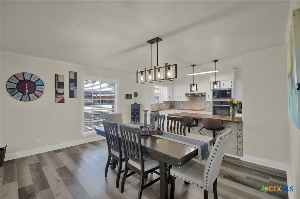 Image 8 of property listing at 550 C Bud Stockton Loop, Jarrell, TX 76537
