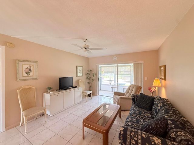 2800 NW 47th Terrace 106B, Lauderdale Lakes, FL 33313