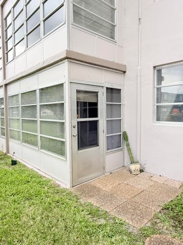 2800 NW 47th Terrace 106B, Lauderdale Lakes, FL 33313