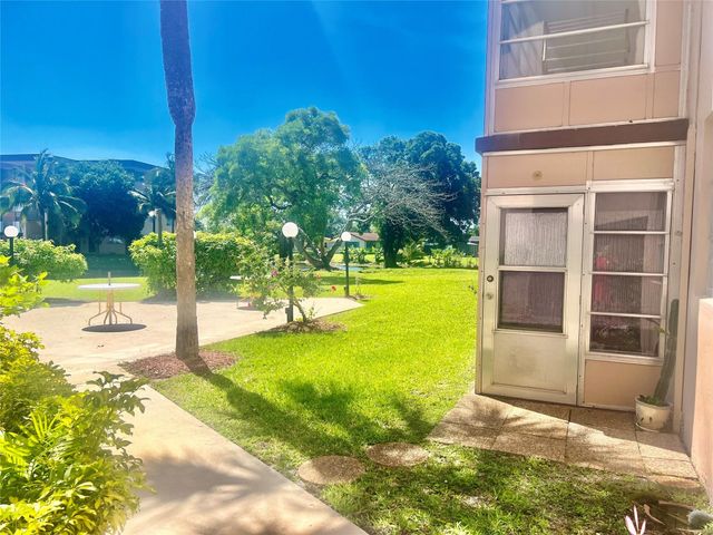 2800 NW 47th Terrace 106B, Lauderdale Lakes, FL 33313