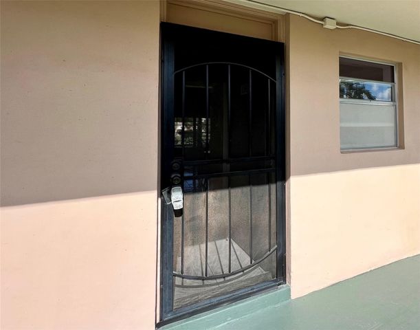 2800 NW 47th Terrace 106B, Lauderdale Lakes, FL 33313