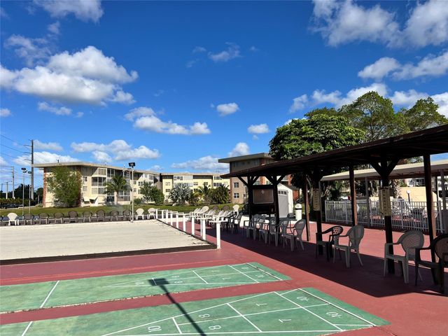 2800 NW 47th Terrace 106B, Lauderdale Lakes, FL 33313