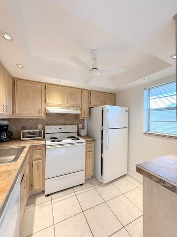 2800 NW 47th Terrace 106B, Lauderdale Lakes, FL 33313