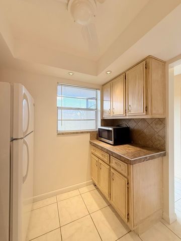 2800 NW 47th Terrace 106B, Lauderdale Lakes, FL 33313