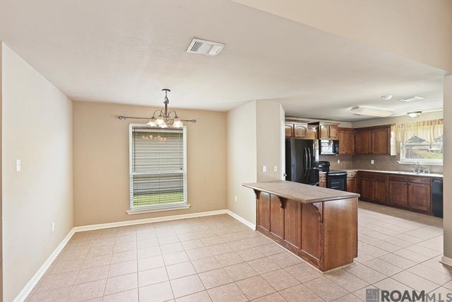 11556 Mary Lee Dr, Denham Springs, LA 70726