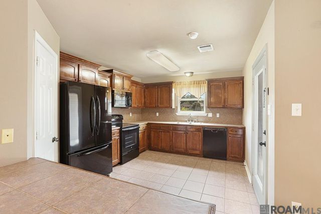 11556 Mary Lee Dr, Denham Springs, LA 70726