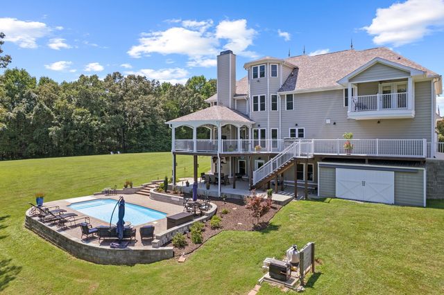 5565 Keller Rd, Cookeville, TN 38506