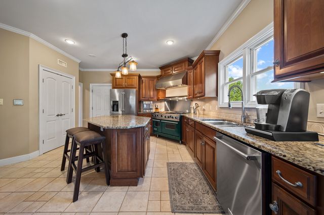 5565 Keller Rd, Cookeville, TN 38506