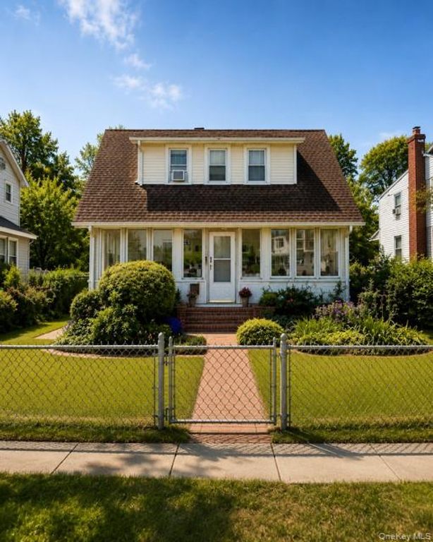 45 Hudson Avenue, Roosevelt, NY 11575