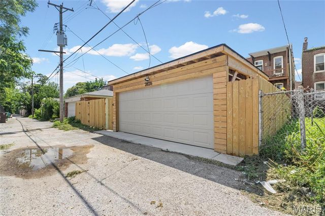2826 Iowa Avenue, St Louis, MO 63118