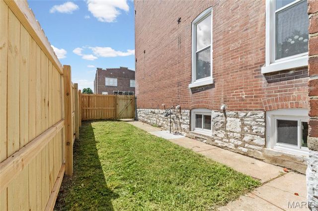 2826 Iowa Avenue, St Louis, MO 63118