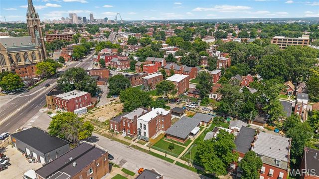 2826 Iowa Avenue, St Louis, MO 63118