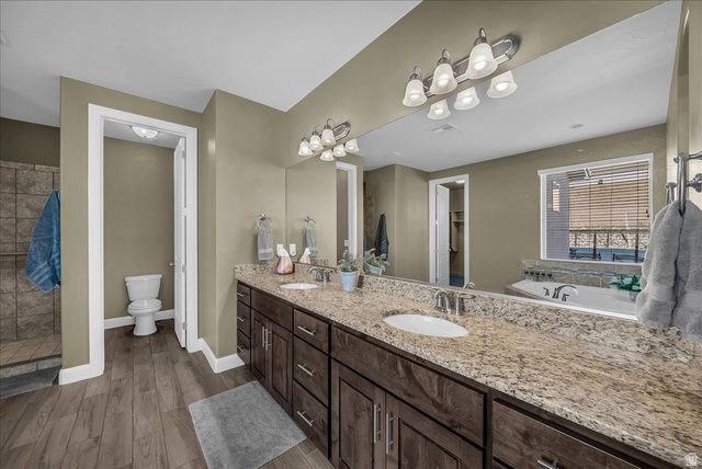 811 N CROWN KING AVE, Washington, UT 84780