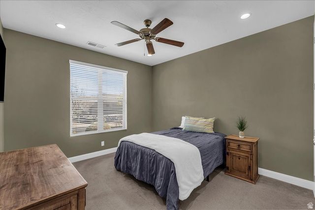 811 N CROWN KING AVE, Washington, UT 84780