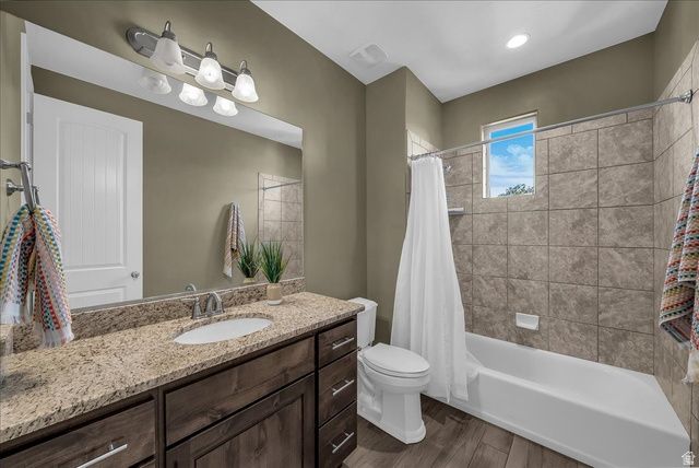 811 N CROWN KING AVE, Washington, UT 84780