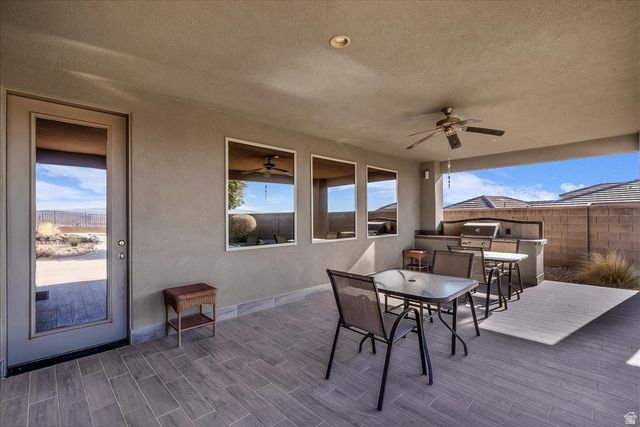 811 N CROWN KING AVE, Washington, UT 84780